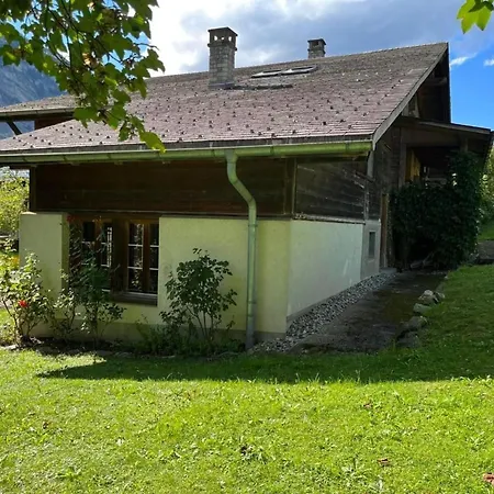 بيت للعطل Alpen Lotus By Interhome انترتكيرشن